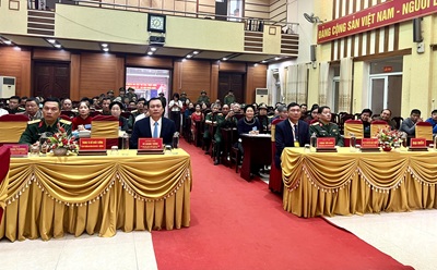 Đồng chí Phùng Tiến Quân, Ủy viên Ban Thường vụ Tỉnh ủy, Trưởng Ban Nội chính Tỉnh uỷ Dự khai mạc bầu cử tại xã Chiêm Hoá