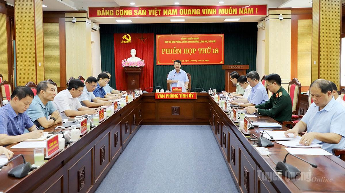 Quang cảnh phiên họp.
